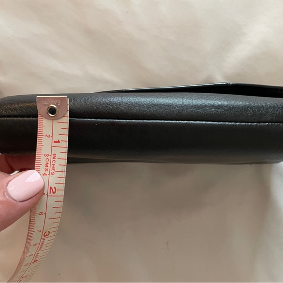 Black leather authentic Coach wristlet purse - Picture 9 of 9